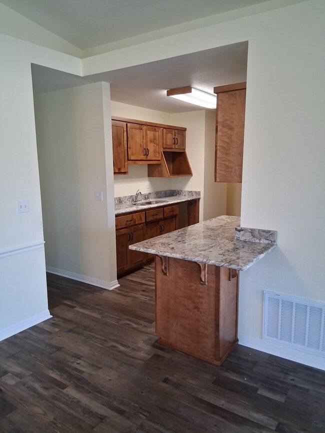 Building Photo - 816 Greenwood Dr