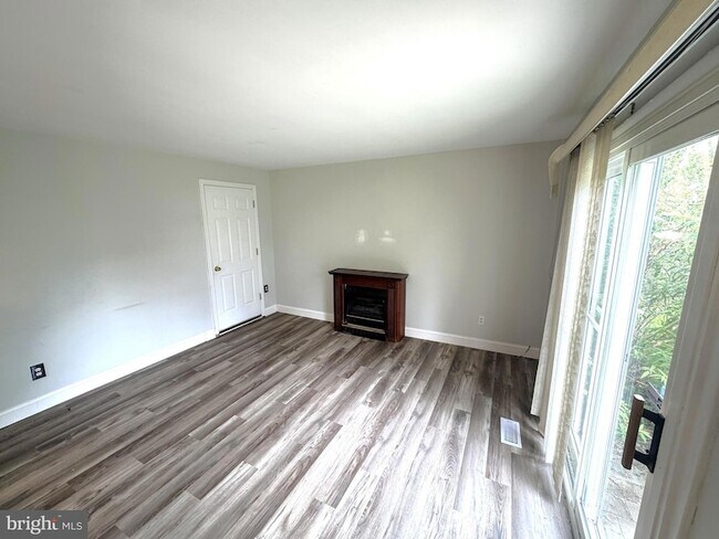 Building Photo - 310 Fish Pond Rd