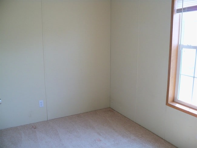 Building Photo - 2034 Hillner Ln