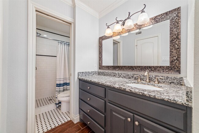 Building Photo - 2300 Augusta Dr