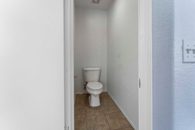 Building Photo - 28225 Clementine Dr