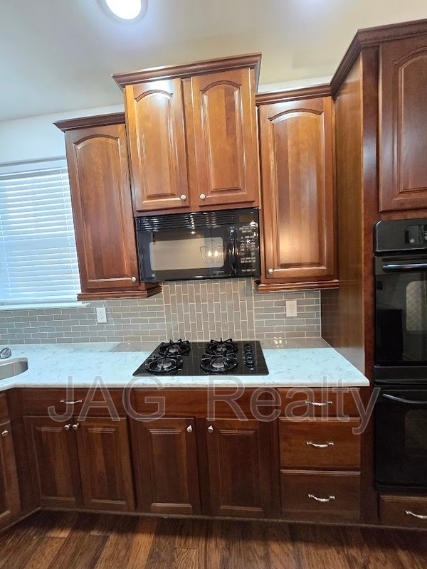 Building Photo - 3084 Sycamore Point Tr