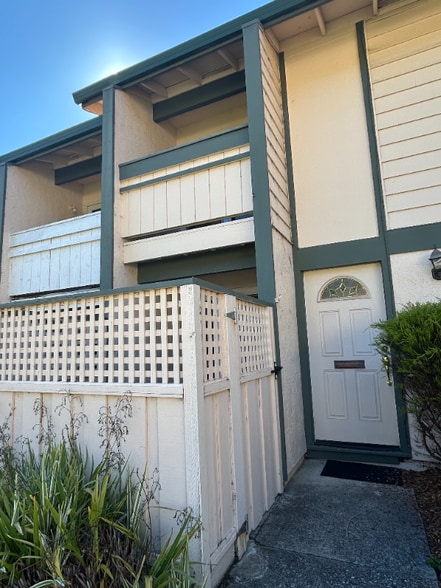 Building Photo - 1365 Terra Nova Blvd