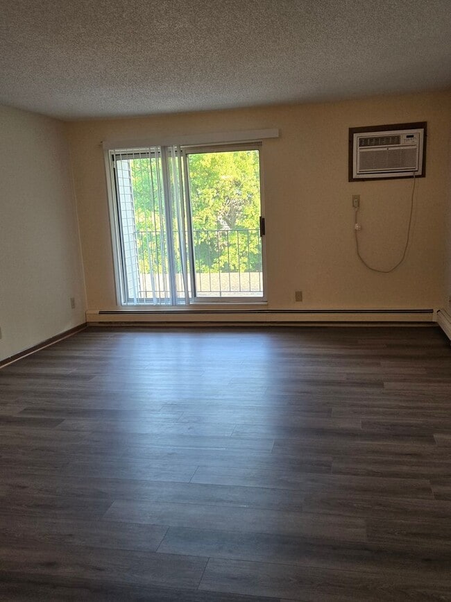 Building Photo - Evergreen Square Apartments