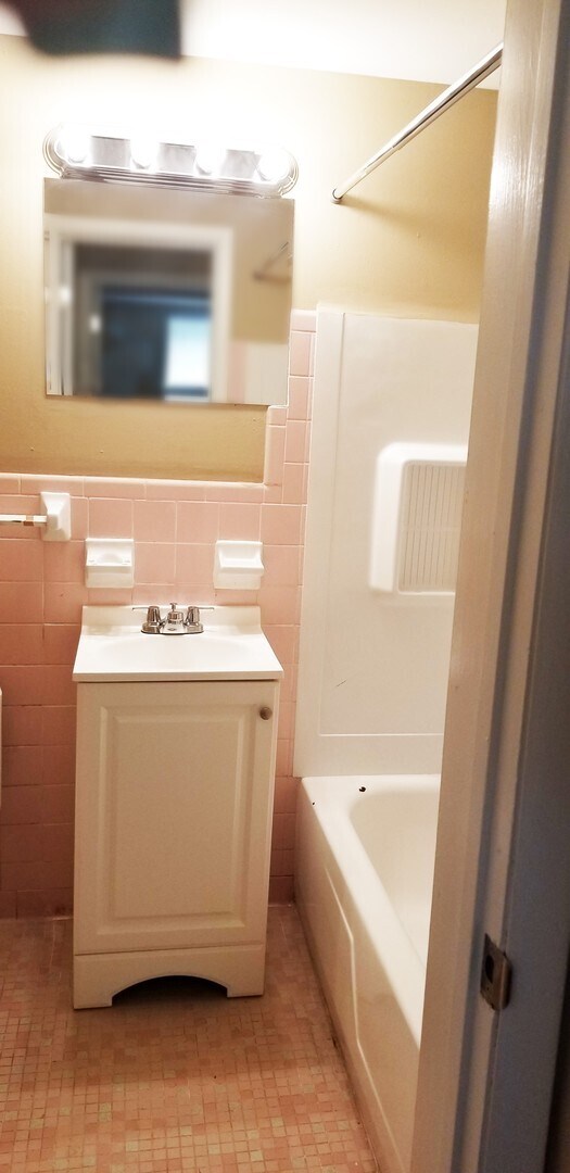 Interior Photo - 404 Homes