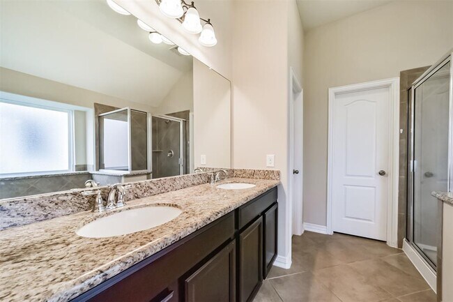 Building Photo - 14711 E Red Bayberry Ct