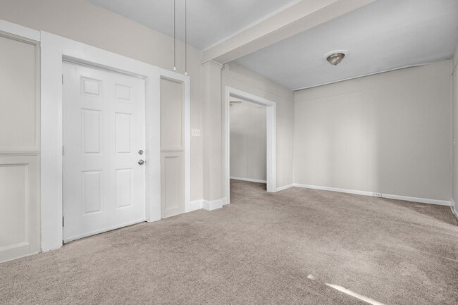 Building Photo - 3503 Oakmont Ave