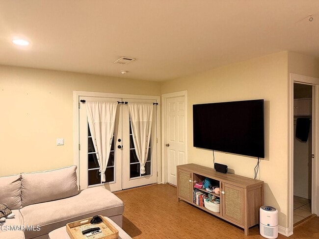 Building Photo - 117 Sunset Dr