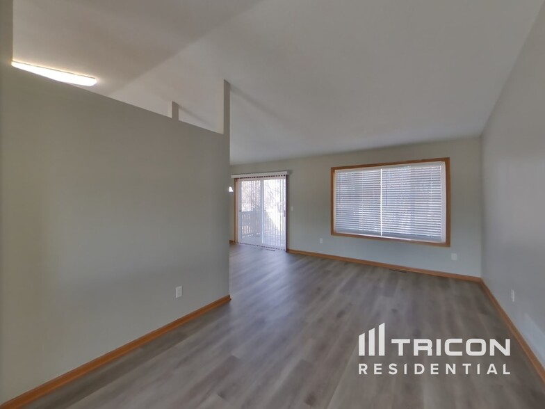 Building Photo - 6367 River Mill Dr