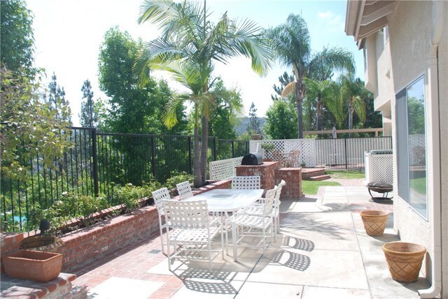 Building Photo - 16236 Peppertree Ln