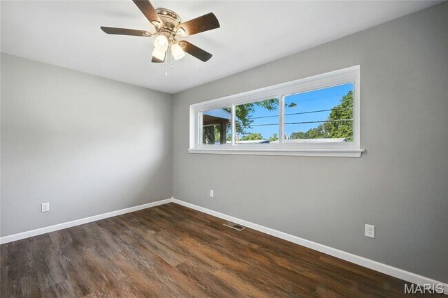 Building Photo - Updated Florissant Home!