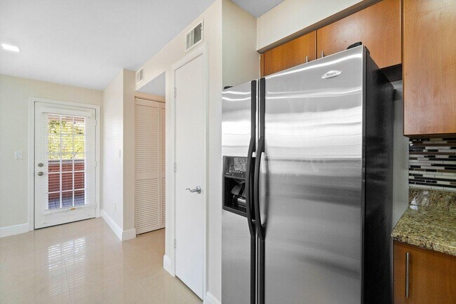 Building Photo - 1165 Crystal Way