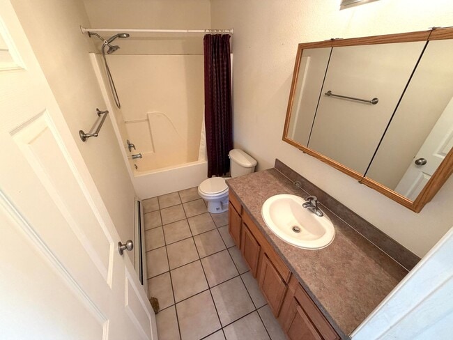 Building Photo - 1085 Orion Rd