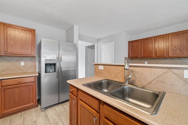 Building Photo - 20610 Moonrise River Ln