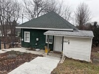 Building Photo - 337 1/2 Riverside Dr