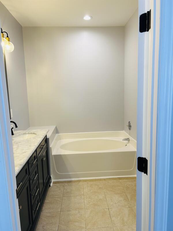 Building Photo - 305 Claybrooke Dr