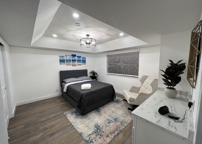 Building Photo - Fully Furnished Executive Rental in Las Ve...