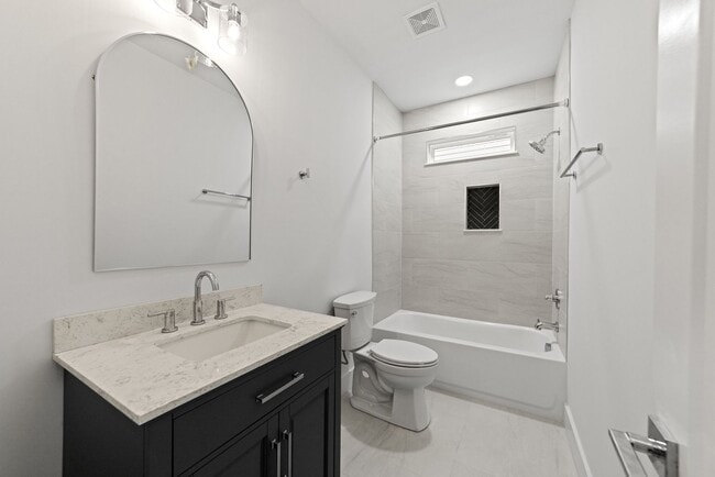 Building Photo - Gorgeous New Construction, Modern Finishes, Spacious Floorplan, Pet Friendly!