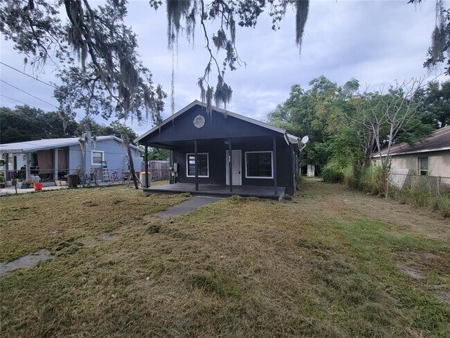 Building Photo - 10529 3rd Ave