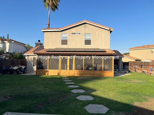 Building Photo - Ready To Go Top Of The Line 4 Bedroom Two ...