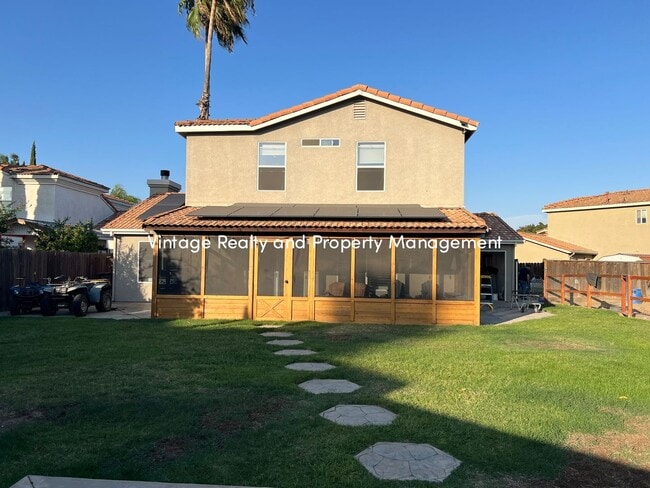 Building Photo - Ready To Go Top Of The Line 4 Bedroom Two Story Home!!!