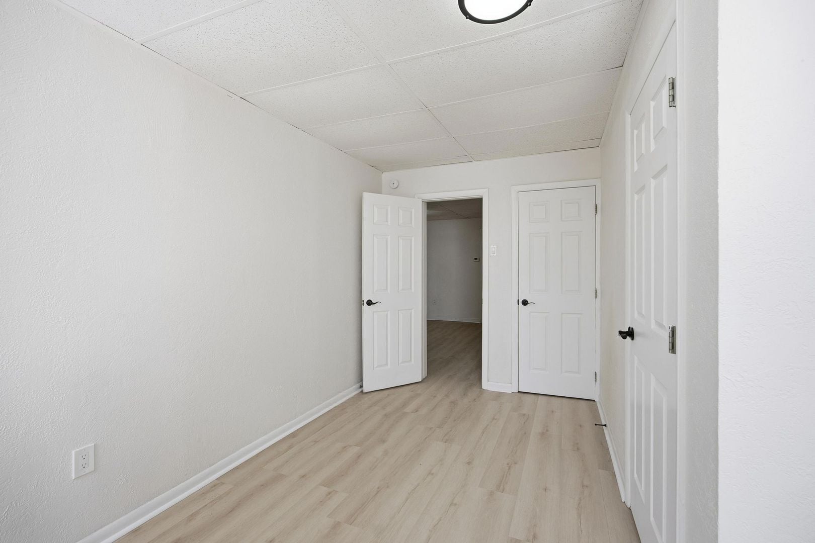 Building Photo - 141 Oneida St