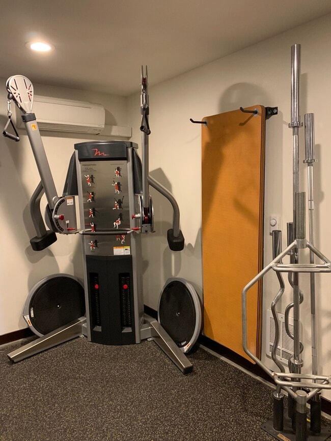 Building Photo - 7160 27th Ave SW