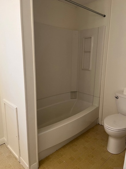 Building Photo - 103 Pequotsepos Rd