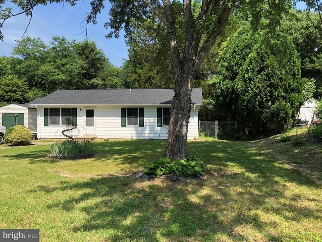 Building Photo - 204 Northview Dr