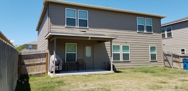 Building Photo - Kensington Ranch built in 2017 5 bedroom 2.5 bath.  Bedroom on 1st floor.
