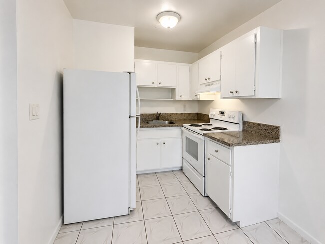Building Photo - 920 SW 15th Terrace