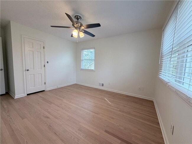 Building Photo - 1863 Mt Vernon Rd