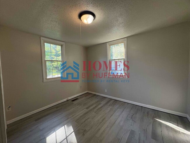 Building Photo - Three Bedroom | House | Pet Friendly
