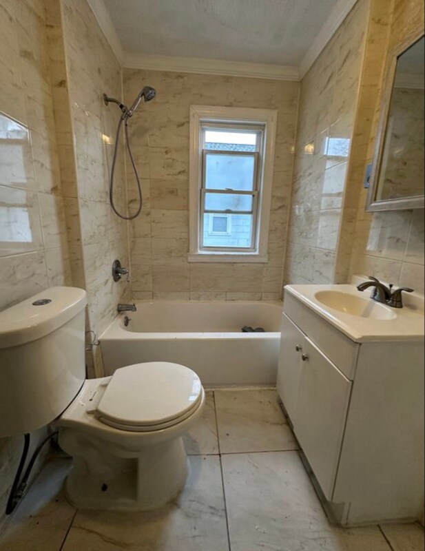 Building Photo - 296 Tolland St