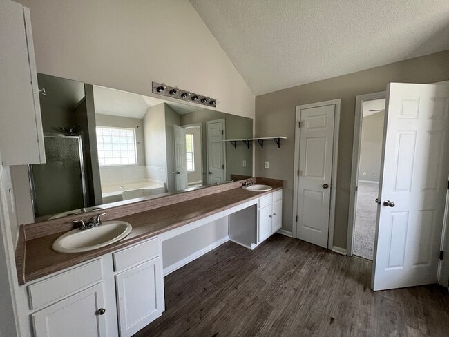 Building Photo - 448 Canoga Ct