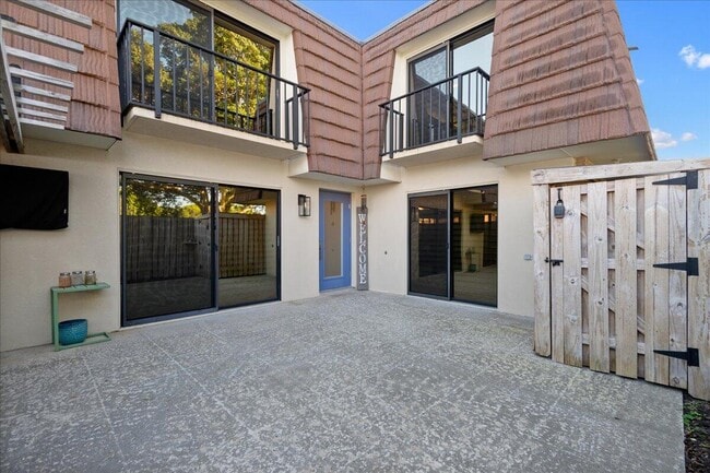 Building Photo - 709 7th Ln