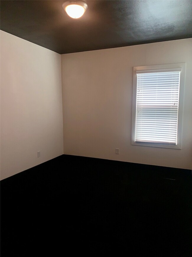 Building Photo - 10209 Las Nubes Ave