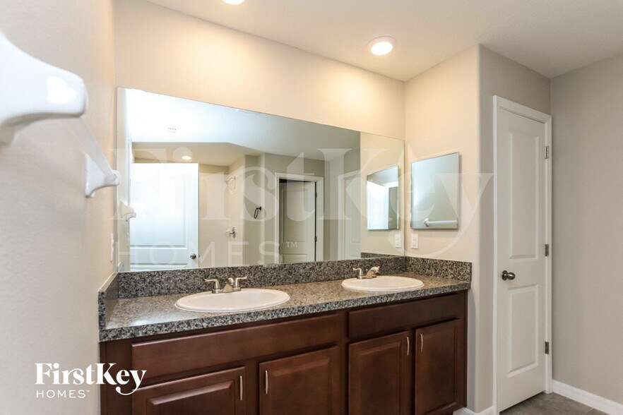 Building Photo - 7022 Ozello Trail Ave