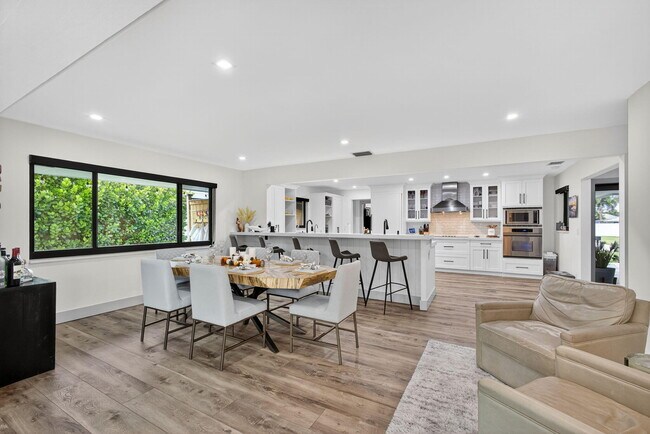 Building Photo - 12 Leeward Cir