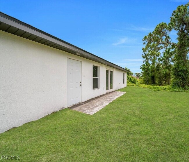 Building Photo - 382 McArthur Blvd