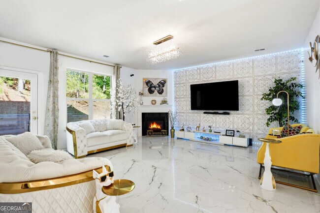 Building Photo - 341 Emporia Loop