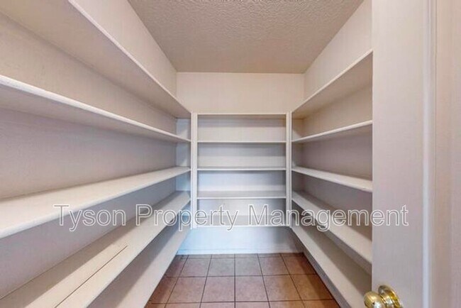 Building Photo - 8116 Long Mesa Pl NW