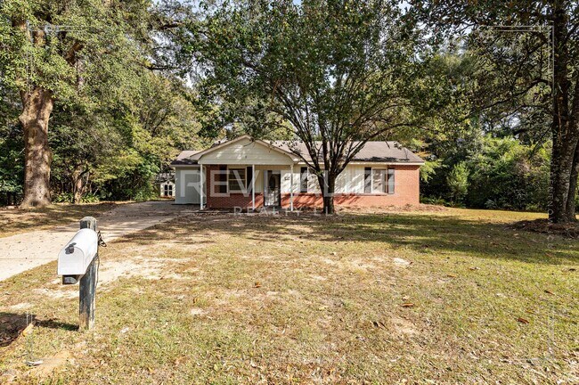 Building Photo - HALF-DEPOSIT SPECIAL!! Updated Brick 3 Bed 1 Bath Home with Huge Yard on Quiet Street!