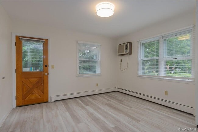 Building Photo - 30 Cassilis Ave