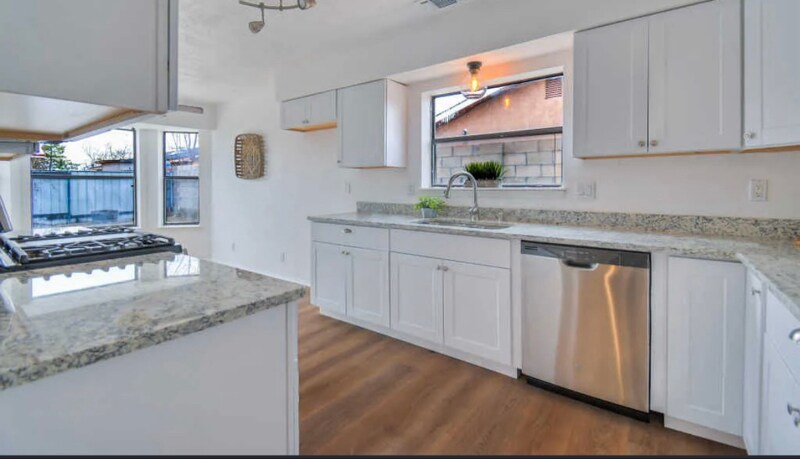 Building Photo - 856 Lancelot St