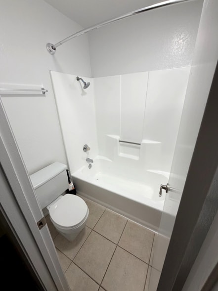 Building Photo - 510 Silverwood Ave