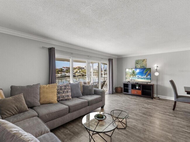 Building Photo - 185 Brightwater Dr