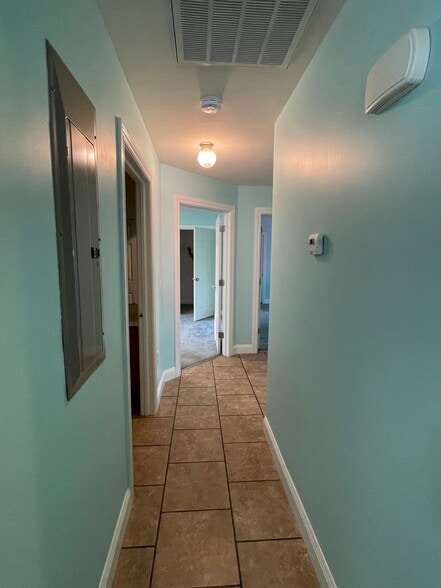 Building Photo - 62 Branning St