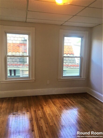 Building Photo - 384 Washington St