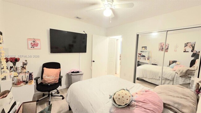 Building Photo - 7911 SW 152nd Ave